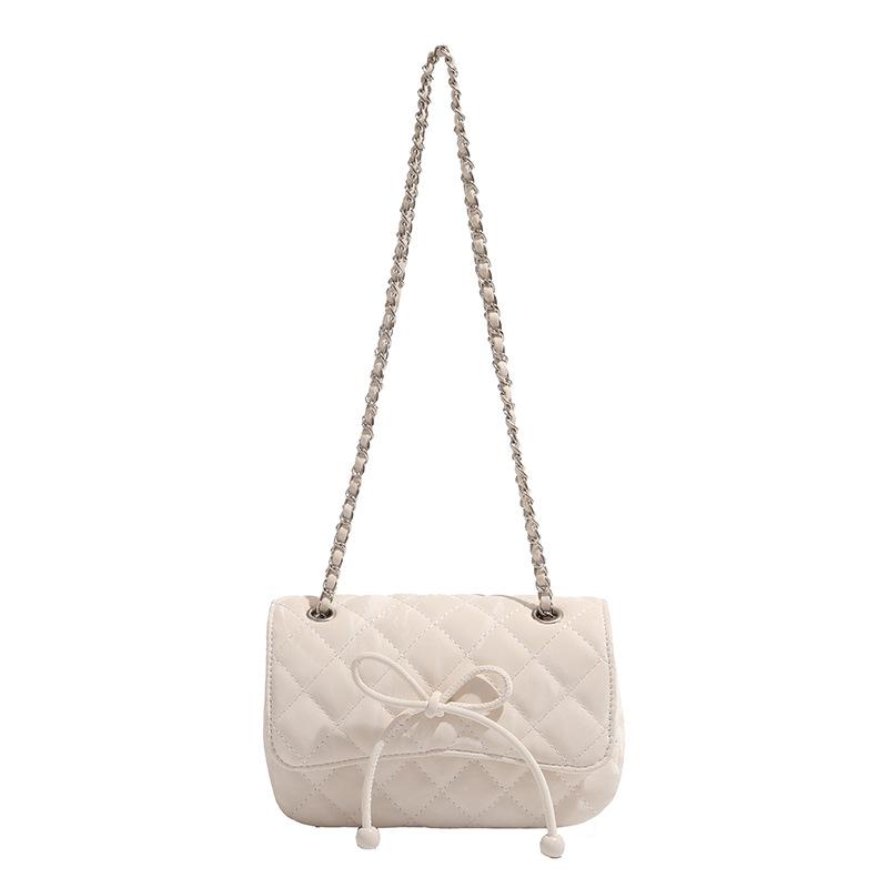 Small female  chain commuter bag with a bow magnetic clasp flip top single shoulder crossbody new fashionable