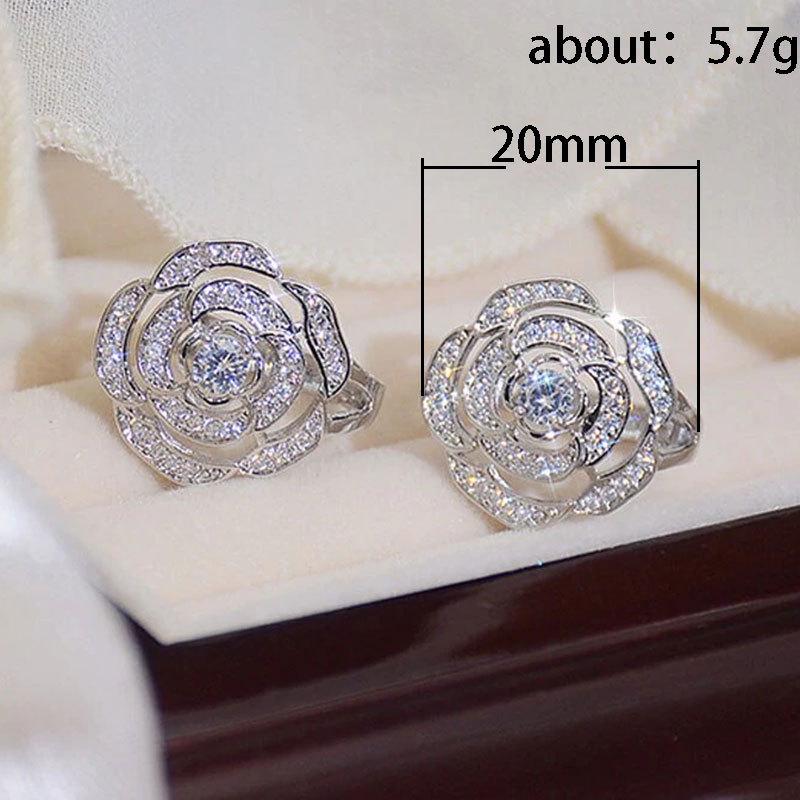 Cao Shi Elegant 3D Rose Flower Ear Cuffs - Versatile, Sweet, and Fairy-Inspired Earrings.
