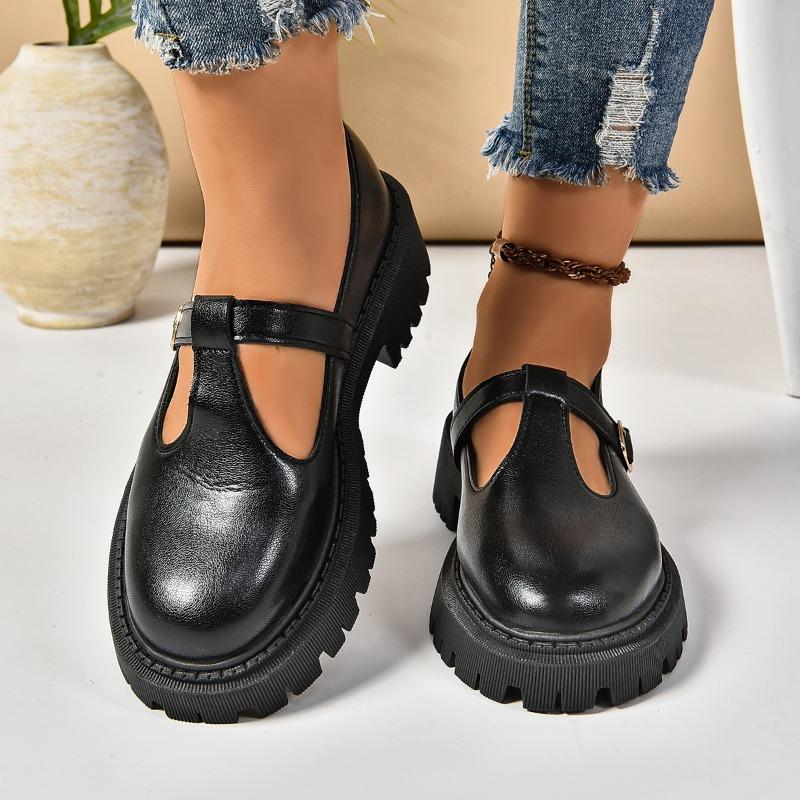 Large Size Autumn and Winter Retro Round Head Belt Buckle Single Shoes New Fashionable Small Leather Shoes Flat Thick Heel Women's Shoes