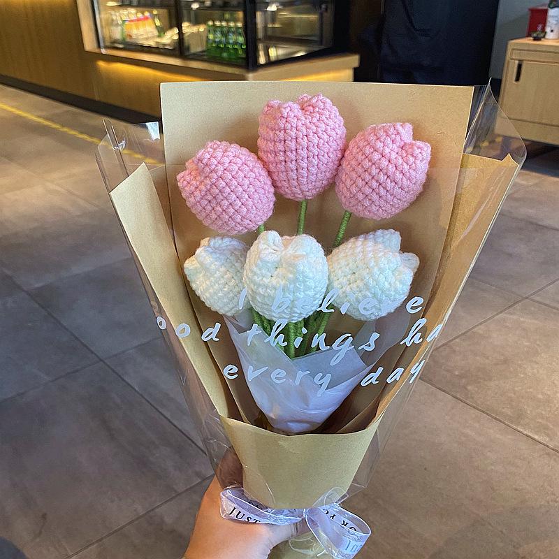 Buquê de Flores de Lã Tricotado à Mão: Ornamento de Rosa, Lírio, Girassol Presente