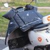 Zimowa osłona przedniej szyby do samochodu elektrycznego i motocykla - Wyściełana polarem, Pogrubiona, Wodoodporna, Wiatroszczelna, Ochrona przed zimnem.