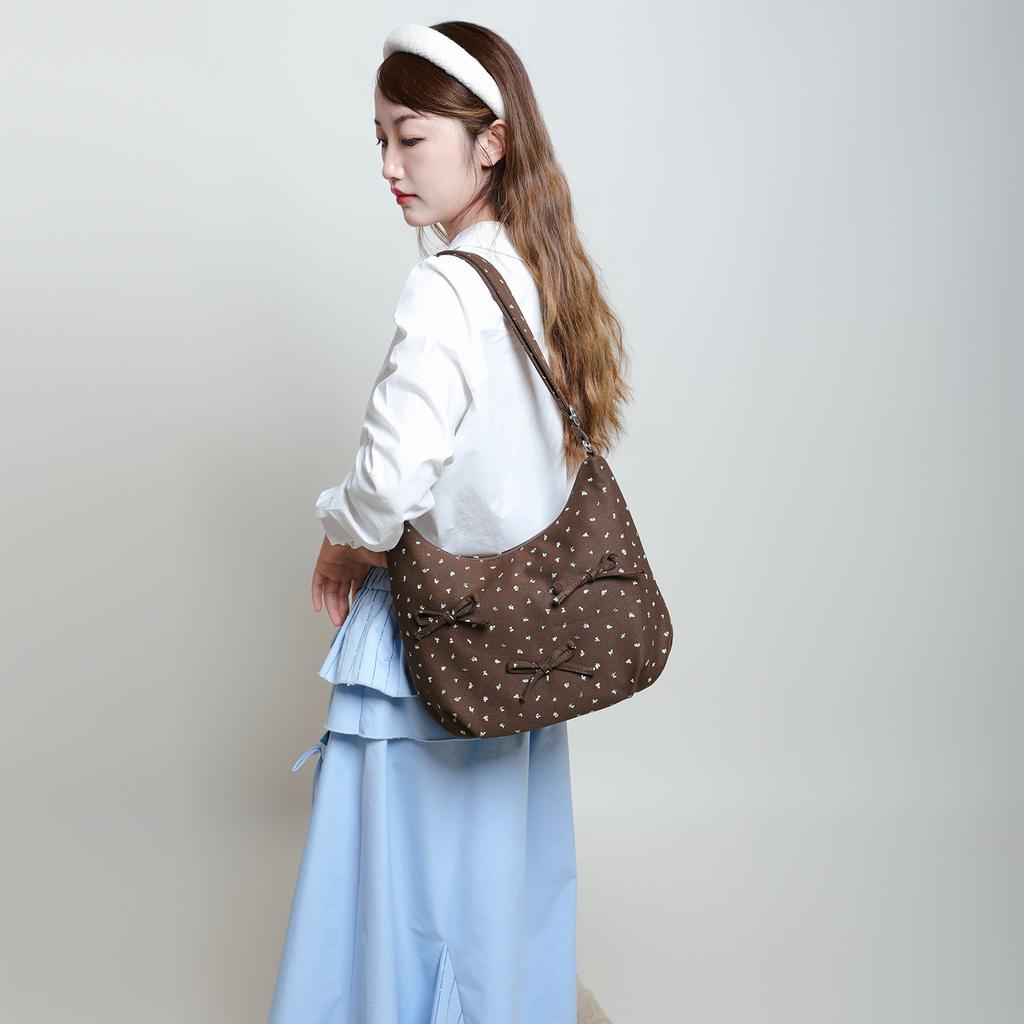 A Niche Polka Dot Tote Bag, A Casual and Sweet Bucket Bag