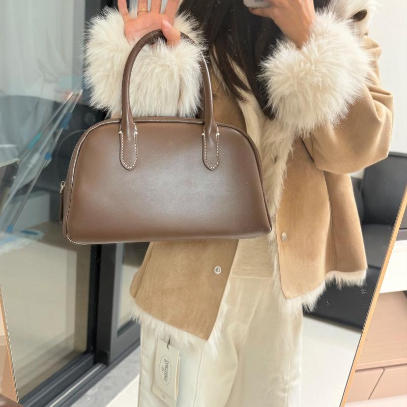 Korean Retro Large Capacity Commuter Bowling Bag Niche Design High-end Versatile Handheld Boston Pillow Bag