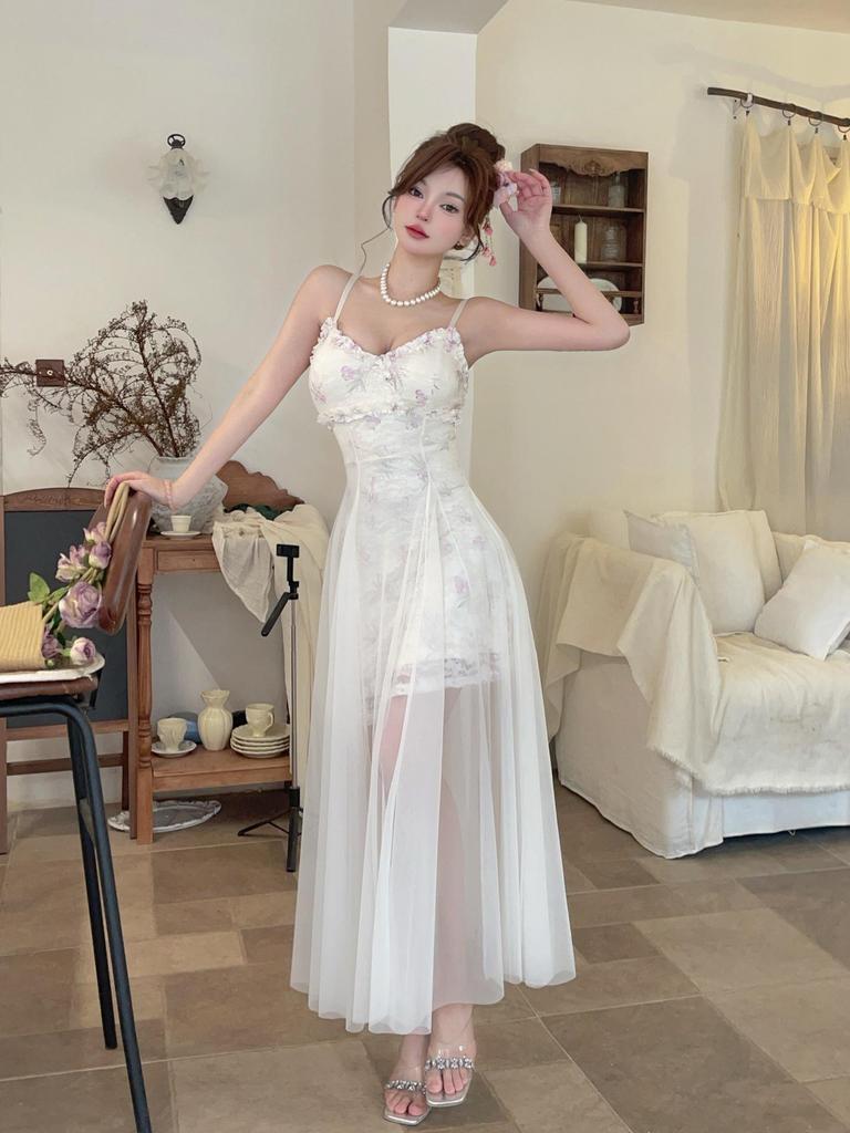 French Floral Slip Dress: Chic, Sweet, Age-Reducing Waist-Cinched Short Skirt for Women.