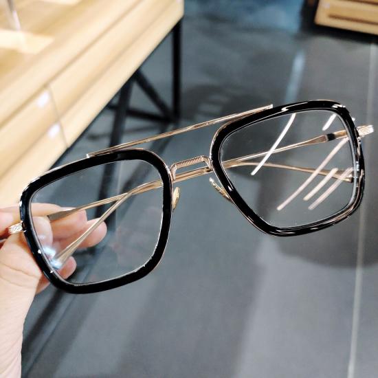 Hero Expedition Spider-Man Iron Man Robert Downey mit Brille