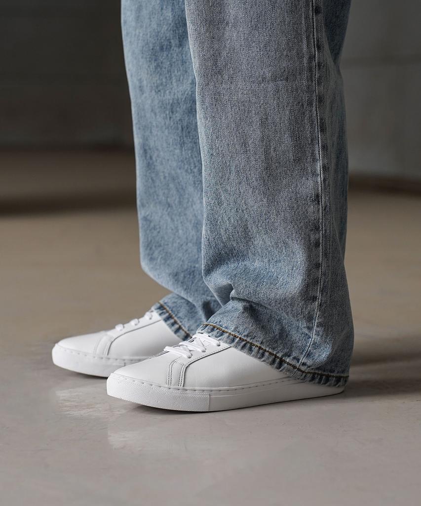 6Ft 1In White - White Sneakers