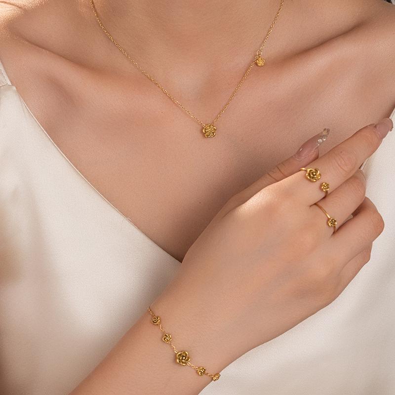 Gold Rose Choker and Bracelet Set for Women Fashionable Accessory Perfect for Gifts