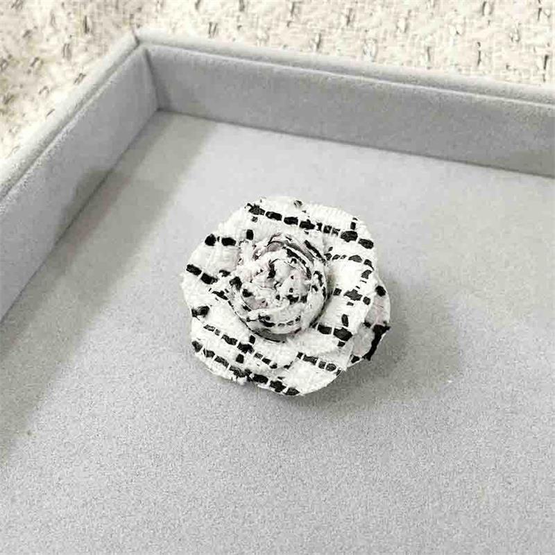 Camellia Houndstooth Brooch All-Season Fabric Mourning Funeral Corsage Pin High-End Elegant Clothes Bag Scarf Accessories Brooch