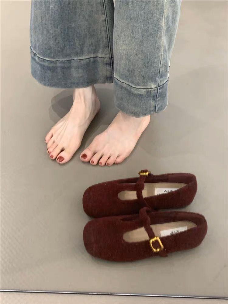 Retro Mary Jane Shoes Women's 2025 Autumn New French Temperament Elegant Woolen Square Head Shallow Mouth Soft Sole Evening Shoes