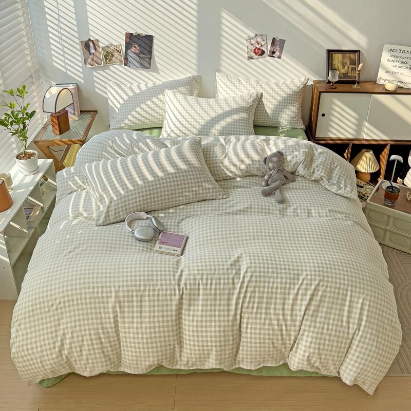 Cute Cartoon Bear Duvet Cover Set For Girls Child Room Decor Kawaii Strawberry Comforter Cover 3/4Pcs Washed Cotton Bedding Set