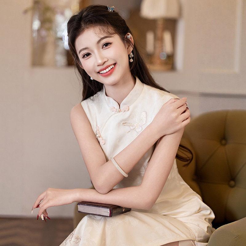 Embroidery white sleeveless national style new Chinese style Suzhou long cheongsam improved young 1011 new women's high sense