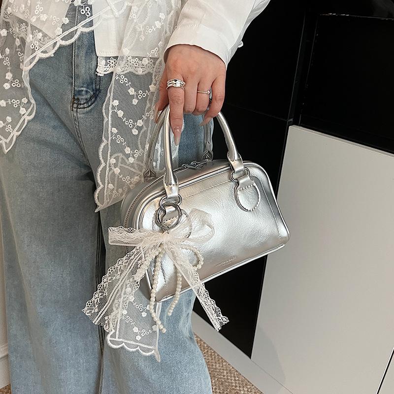 High-end niche bag women's summer versatile new fashion foreign-style messenger bag women's portable pillow bag