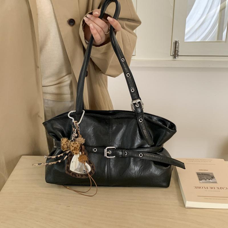

Premium oil wax leather handbag bag women s new fashion shoulder underarm bag commuter tote bag without pendant чёрный