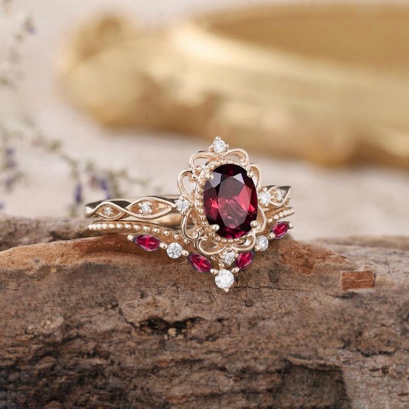 Attractive Gold Color Inlaid with White Red Stone Round Rings Set Gorgeous Party Engagement Wedding Rings for Women Jewelry