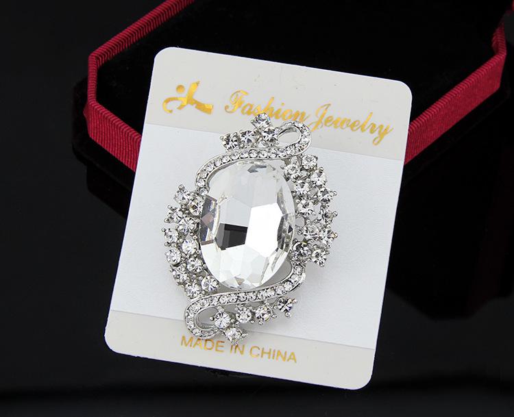 Elegant Women's Brooch: Large Glass Rhinestone Lapel Pin for Weddings and Bridal Bouquets