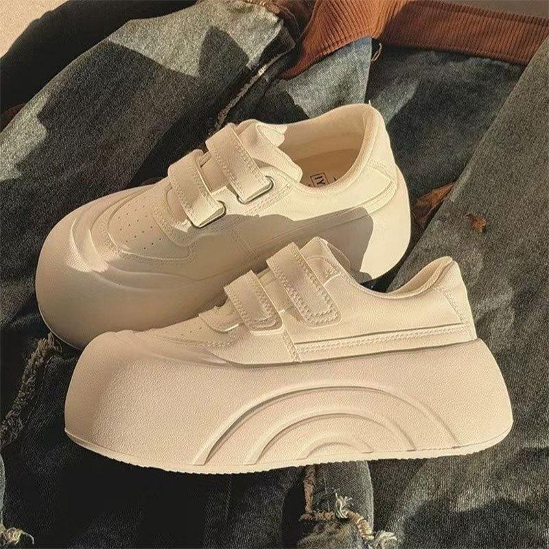 Velcro thick-soled muffin increases the height of ugly and cute big-headed children's new board shoes in summer, spring and autumn