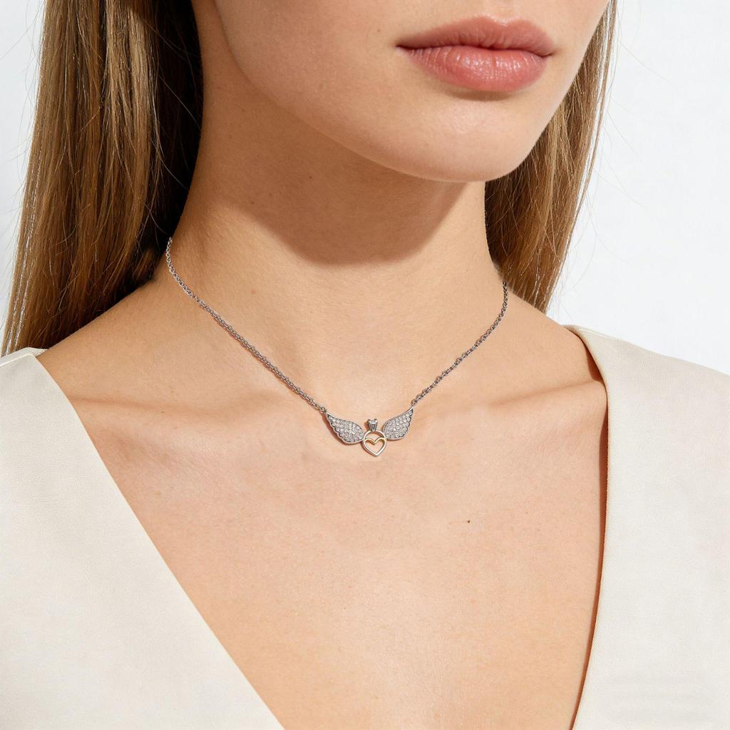 European and American Angel Wings Clavicle Necklace - Elegant Gift for Her