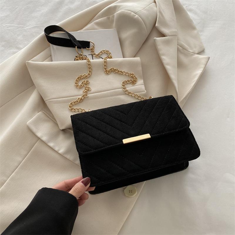 

Stylish and simple chain bag women s 2025 spring new texture ins small square bag retro commuter messenger women s bag