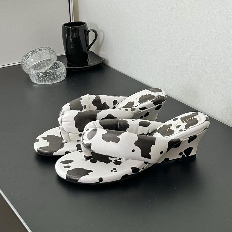 Fashion New Footwear Flock Women Wedges Slippers Flip Flops Shoes Fashion Round Toe Ladies Wedges Slippers Shoes Female Sandals Slides