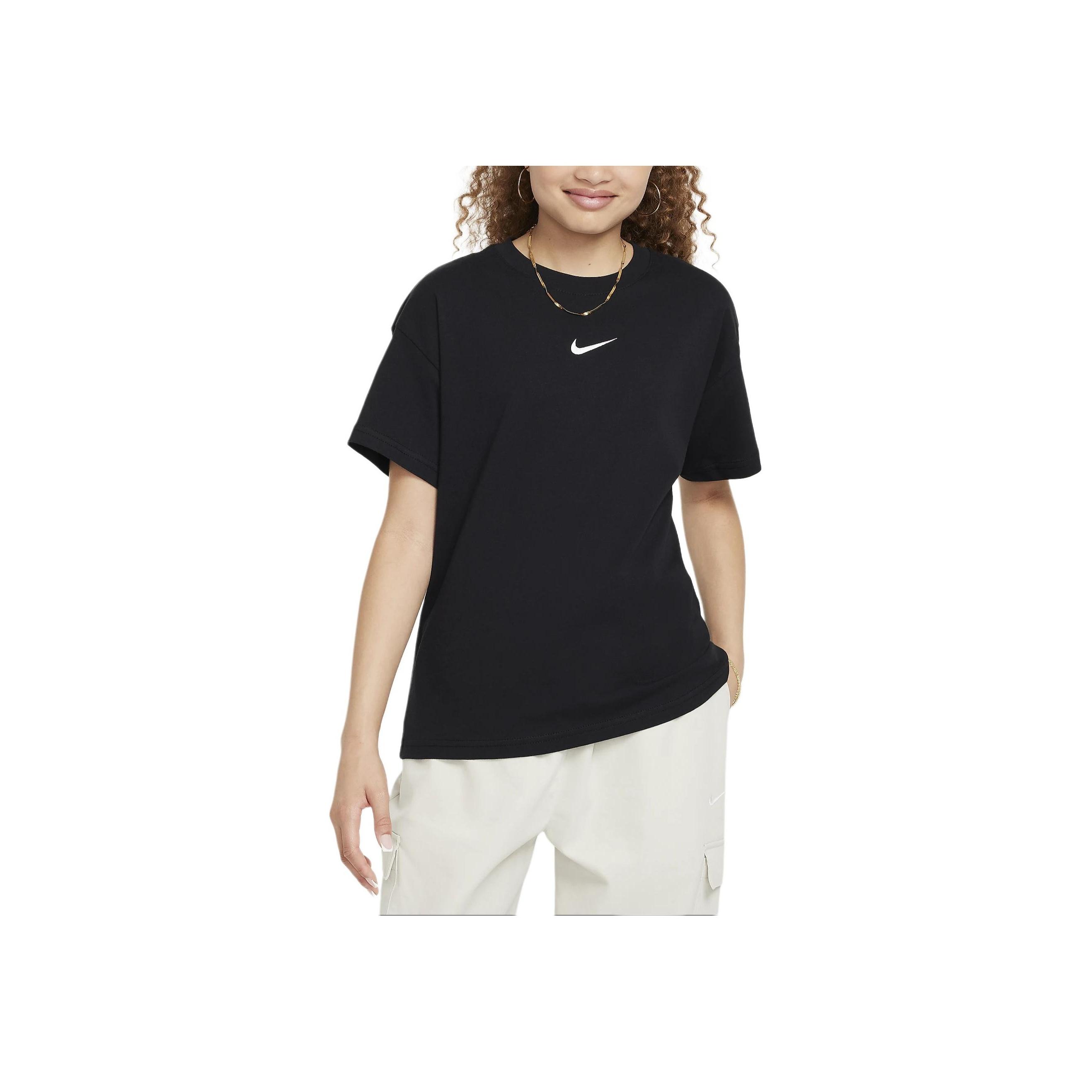 

Nike Футболка серии Sportswear Essentials, мягкая, с вышитым логотипом, с круглым вырезом, коротким рукавом, для детей, черная FZ5539-010