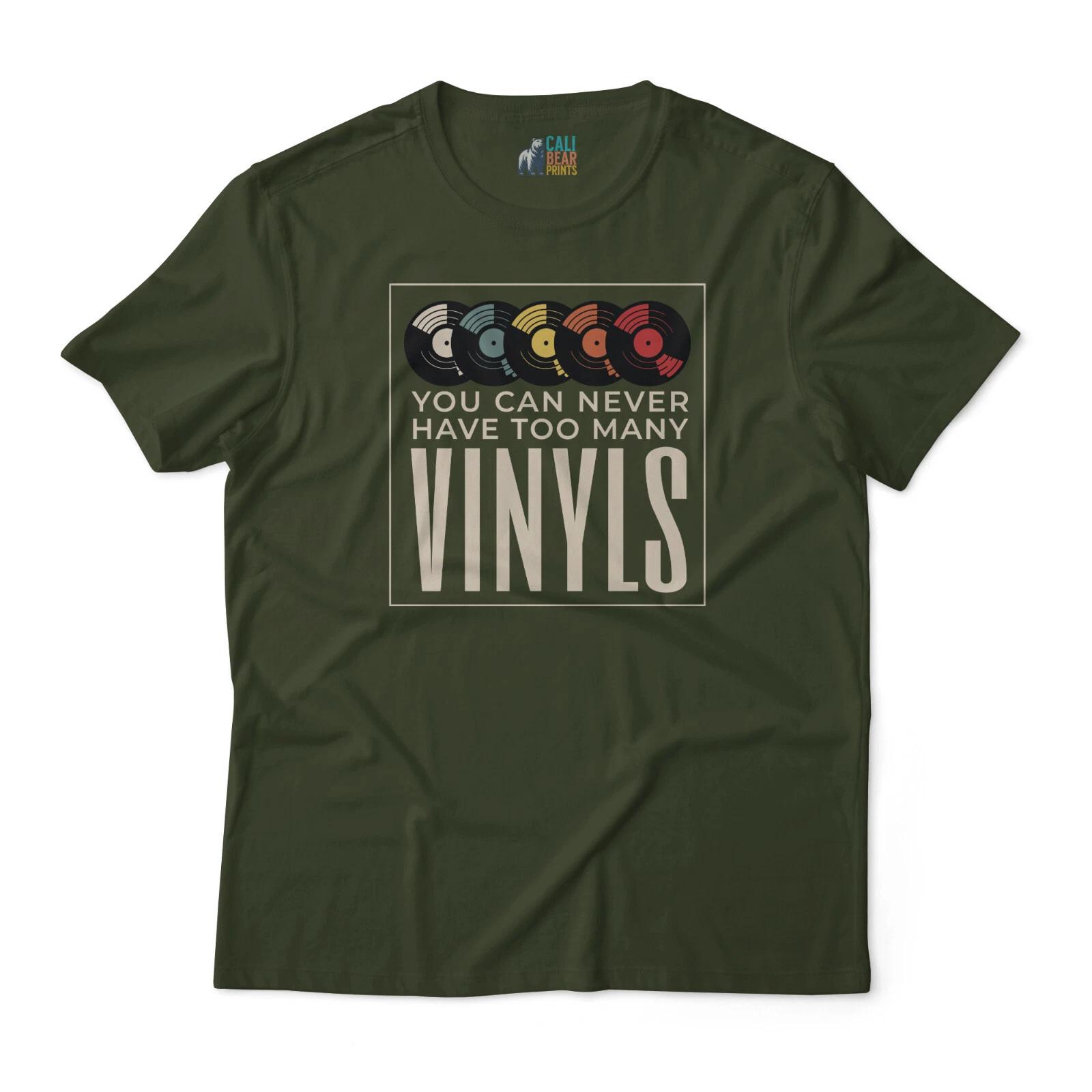 Дизайн с цветными виниловыми пластинками - «НИКОГДА НЕ БЫВАЕТ СЛИШКОМ МНОГО ВИНИЛА» - Унисекс 3XL