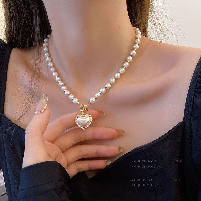 Love pearl necklace women's new trendy collarbone chain neck chain niche design sense light luxury high-end accessories