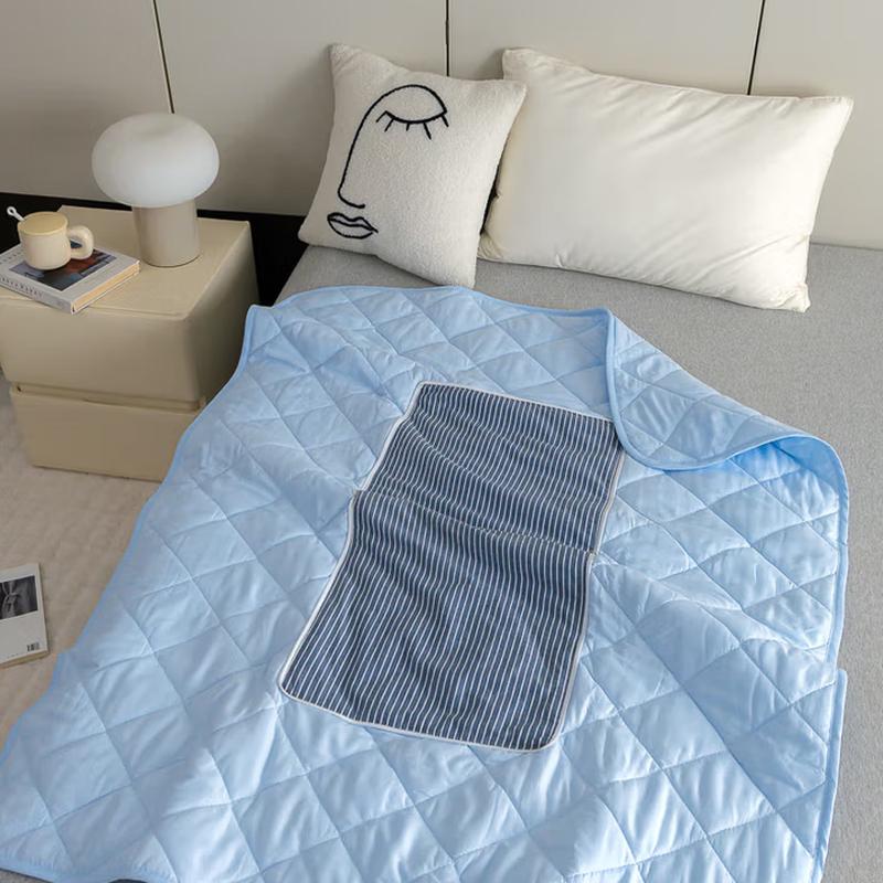 

All-Cotton Convertible Pillow Quilt