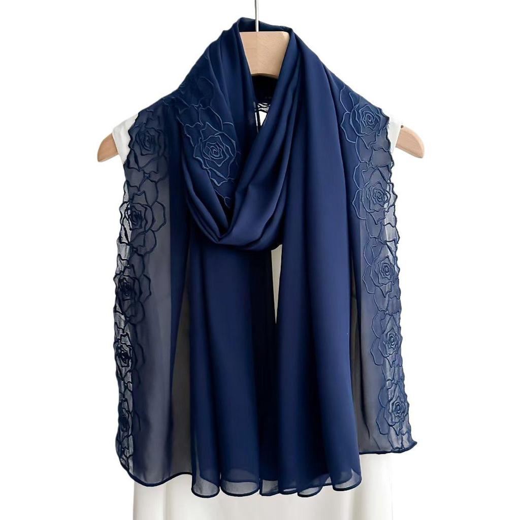 Sciarpa da Donna in Chiffon Monocolore con Grande Ricamo Floreale – Versatile Sciarpa di Seta & Protezione Solare