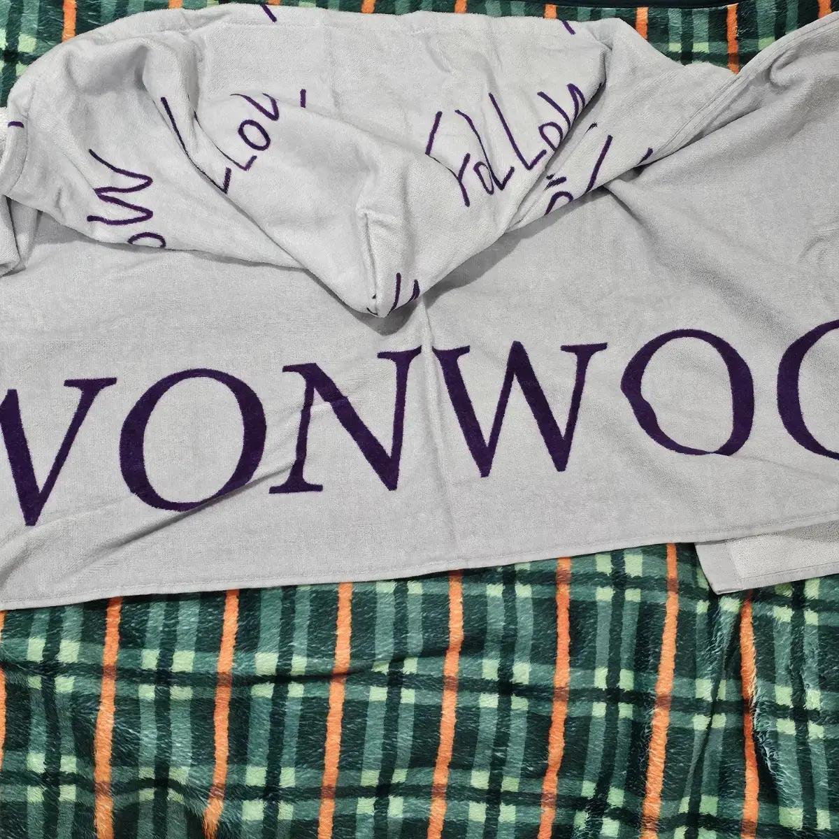 

Seventeen Wonwoo Follow Japan Hoodie Towel Seventeen Wonwoo