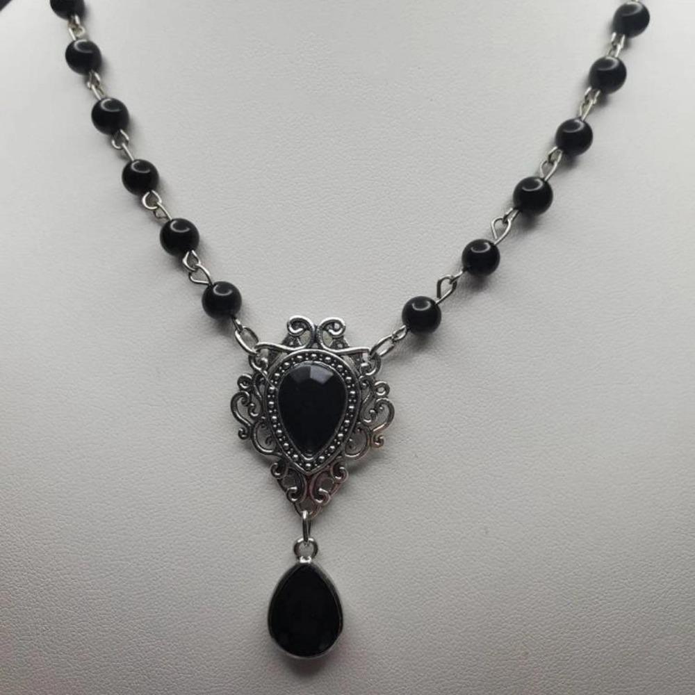 Gothic Victoria Middle Age Teardrop-shaped Pendant Multi-layer Black Glass Bead Necklace for Women Halloween Temperament Jewelry
