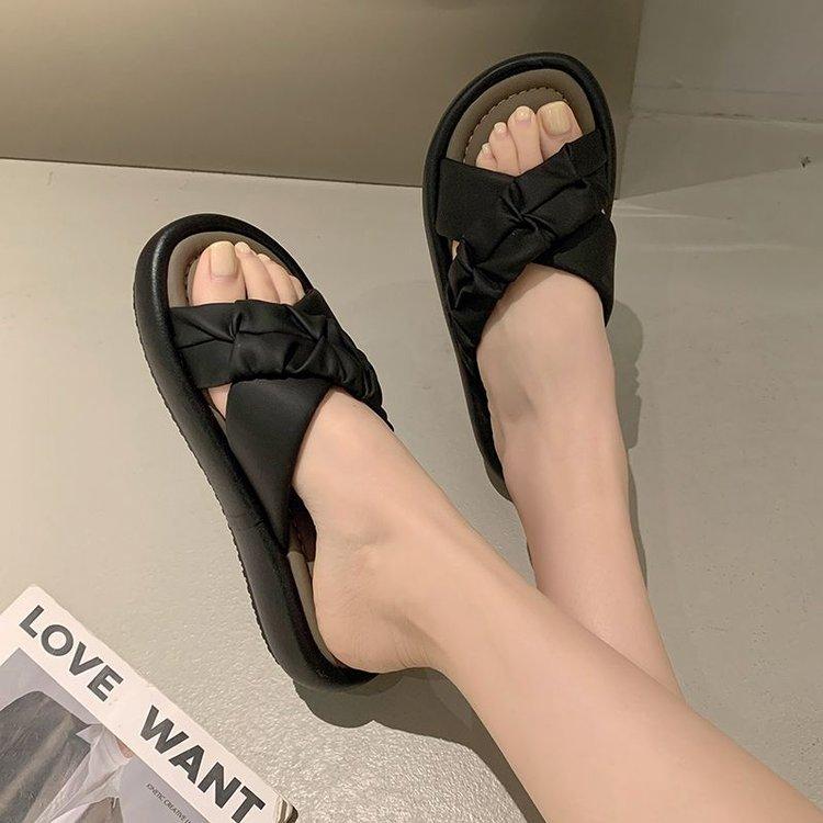 Thick-soled slippers women's outer wear 2025 summer new cross-word slippers high-end soft-soled fashionable cool slippers