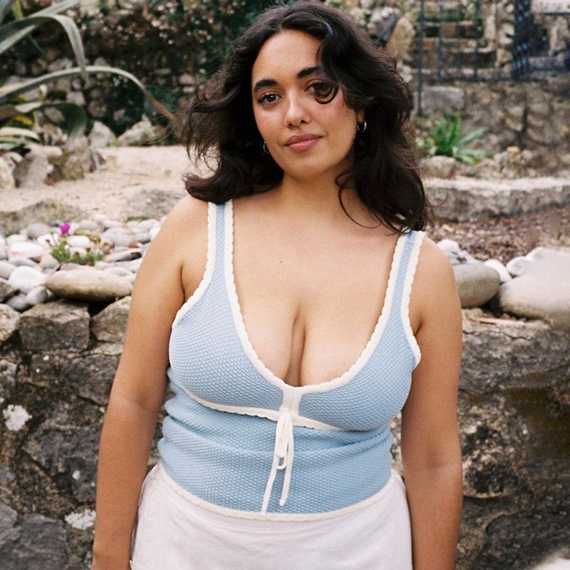 Summer Sleeveless Knit Crop Top Women Deep V Neck Sexy Backless Bow Vest Ladies Street Casual Tops Vacation Knitwear Tank Top 2024 New Fashion