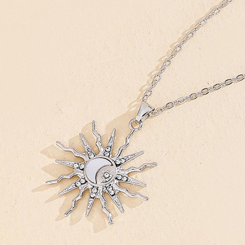 Collana Pendente Fiore di Sole Colore Oro Personalità Moda Zircone Micro-intarsio Stelle Luna per Donne Catena Collare Gioielli Regali