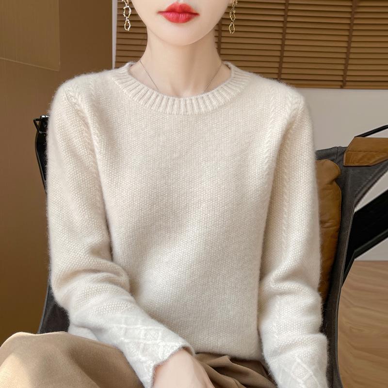 Women's 100% Wool Thick Knitted Slim Sweater, Round Neck, Versatile Base Layer for Autumn/Winter Fashion.