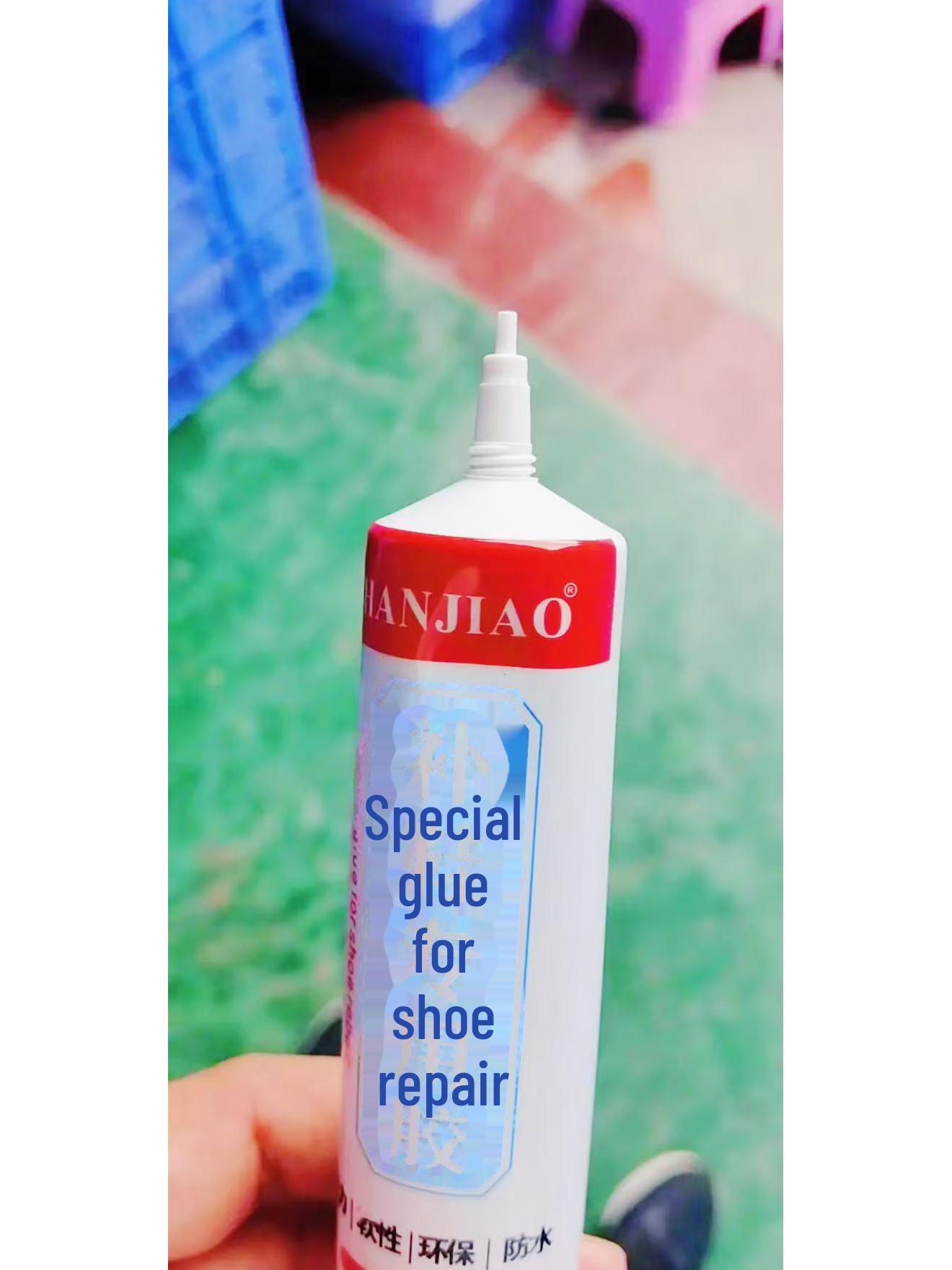 

Водостойкий клей для ремонта кожаной и спортивной обуви - прочная, эластичная формула смолы