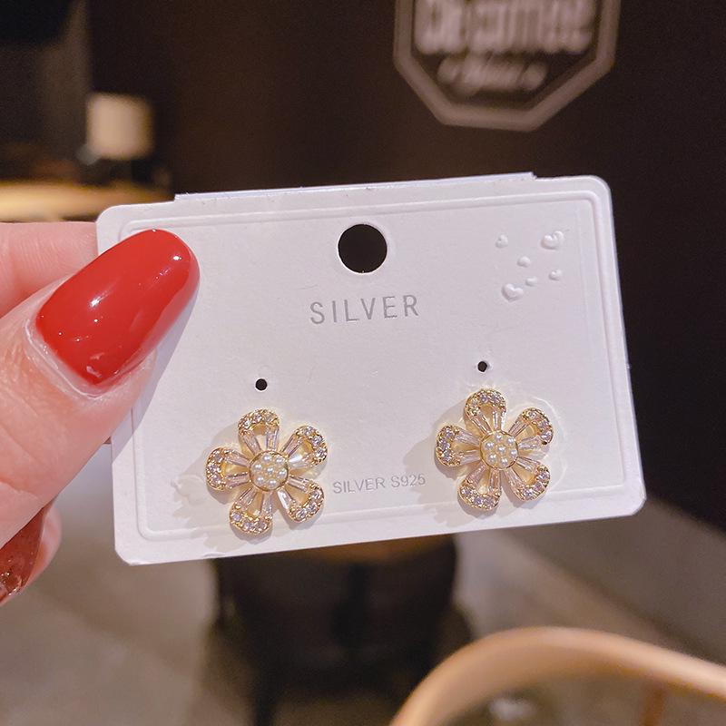 Korean Style S925 Sterling Silver Flower Stud Earrings: Elegant  Versatile 1B008