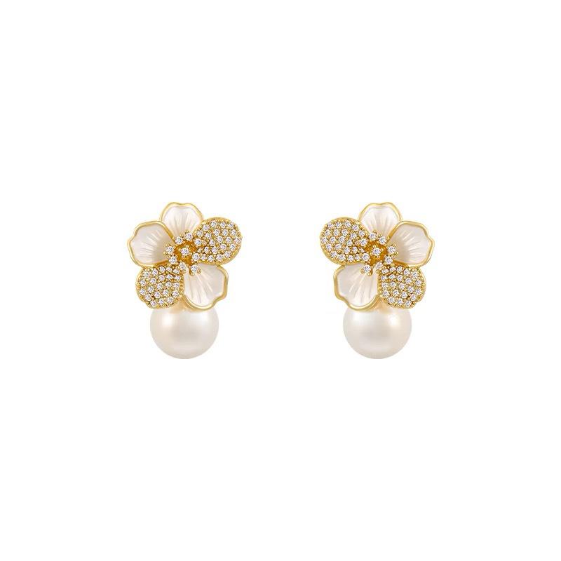 French light luxury temperament ear clips, flower pearl earrings, high-end niche mosquito coil disc ear clips, women's earless earrings.