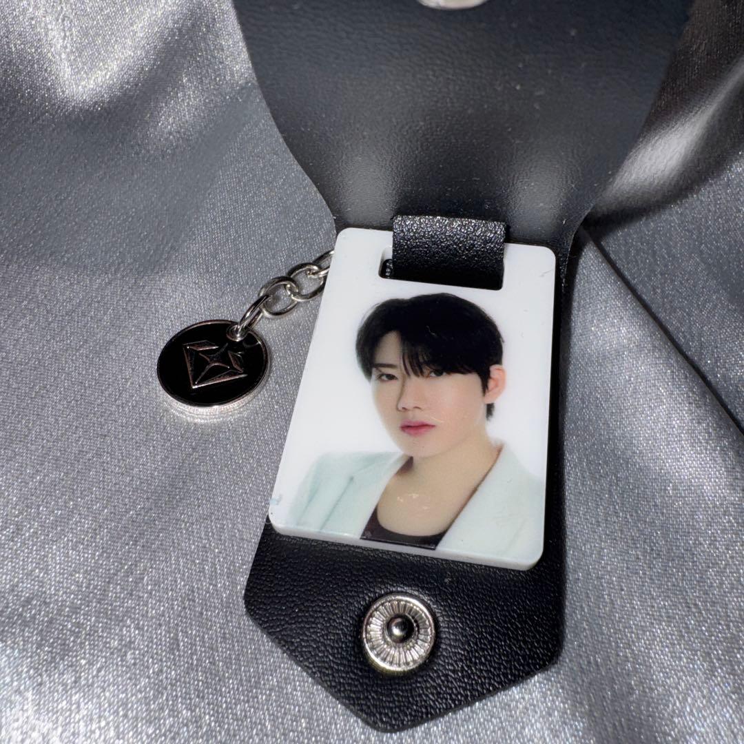

[USED] TREASURE Korea Popup Exclusive Keychain Junkyu