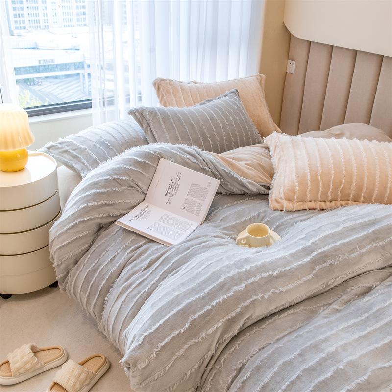 Ins Solid Milk Velvet Vierteiliger Bettbezug aus Korallensamt mit Fransen Winterflanell-Bettlaken Bettbezug Bettwäsche