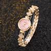 שעונים לנשים אור לוקסוס משובץ יהלומים שעון קוורץ אופנתי לוח קטן צמיד קוורץ לנשים שעון יד נשי מתנה