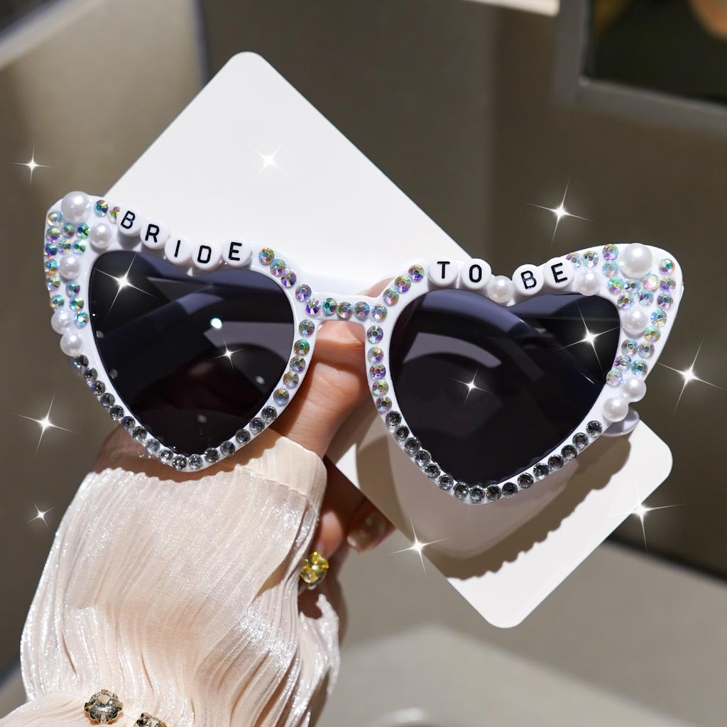 Elegant Pearl-Embellished Heart-Shaped Sunglasses - Ideal For Bachelorette Parties Bride & Bridesmaid Gifts