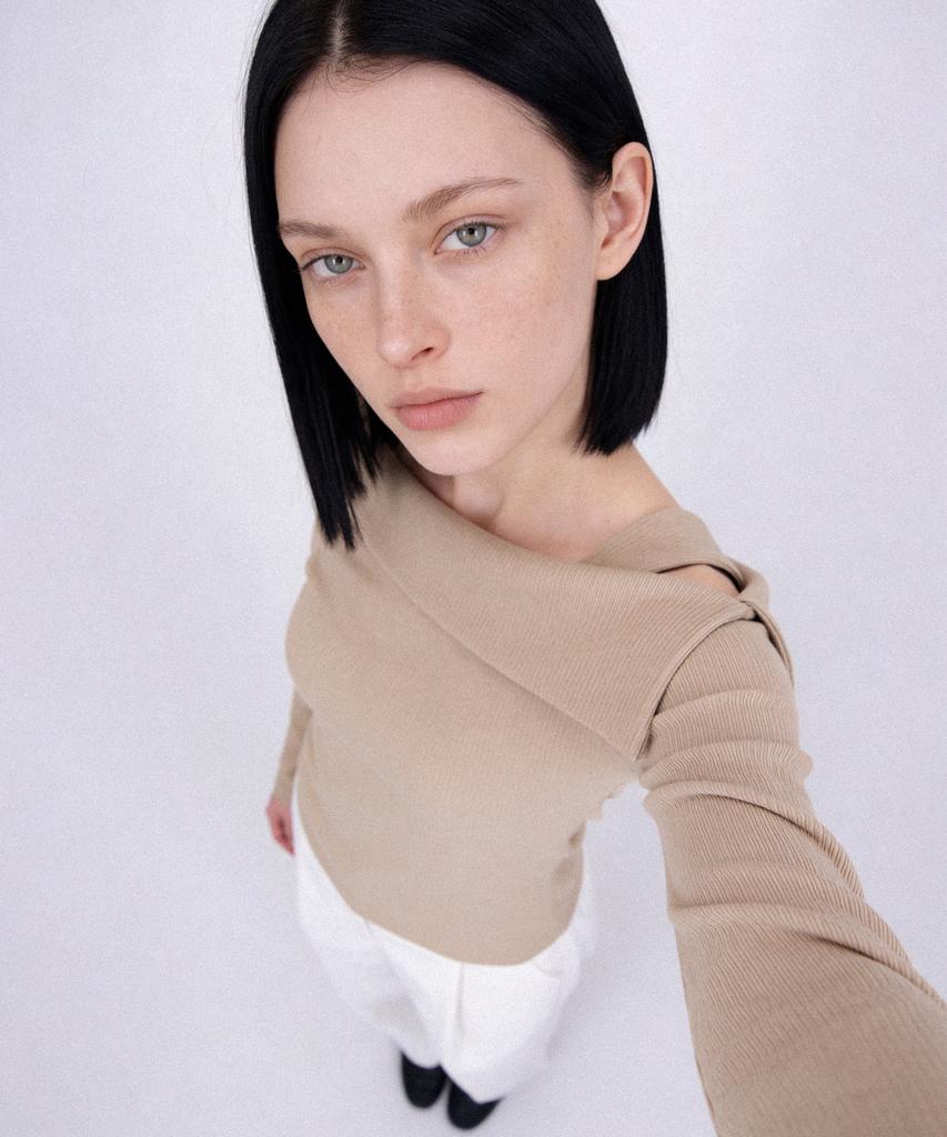 Myuleus Off-Shoulder Strap Knit [Beige]