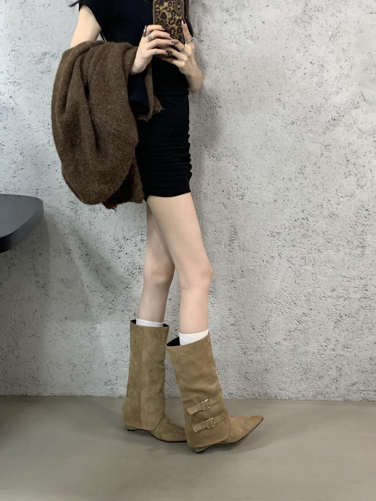 

French retro pointed-toed wedge trousers boots women s 2025 autumn new belt buckle high pile boots thin boots 39