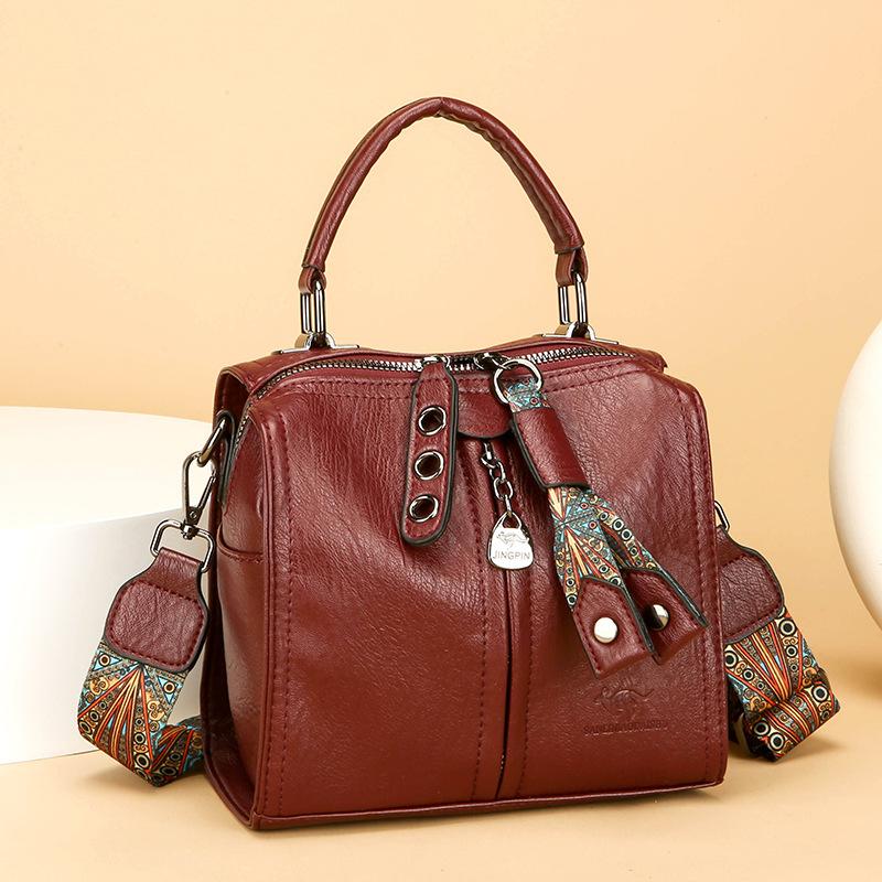This Is A High-end Handbag for Women, A Single-shoulder Bag for Commuting, and A Multi-layered, Large-capacity Crossbody Bag