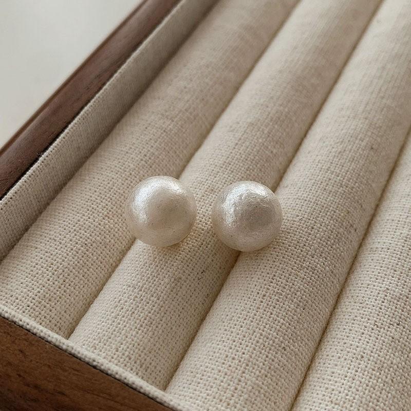 Simple Versatile Pearl Earrings Fashion Personality Stud Earrings Temperament Earrings Women