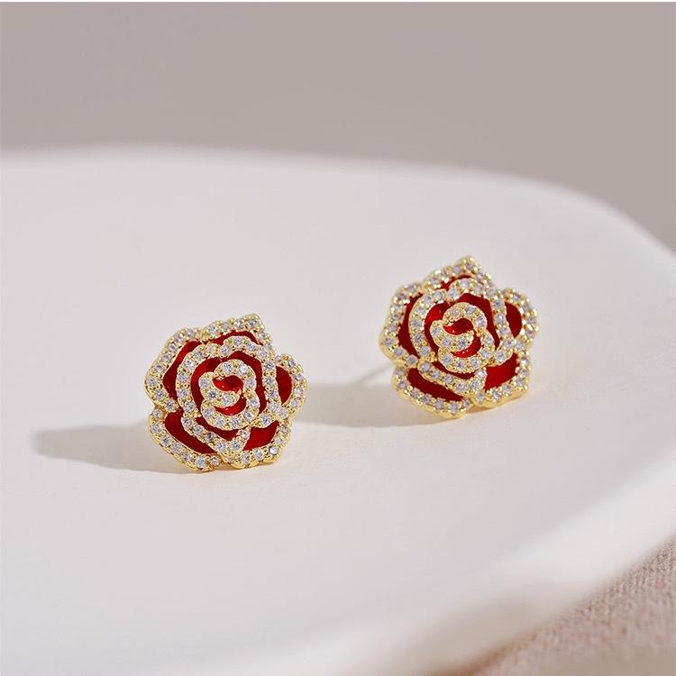 

Xiaoxiangfeng red camellia stud earrings female, elegant temperament unique earrings earrings Internet celebrity earrings красный