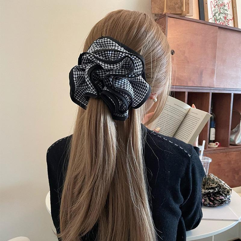 1pc Retro Fashion Black and White Grid Large Intestine Hair Ties, Sweet Retro Pleated Flower Bud Hair Loop Hair Band Accessories