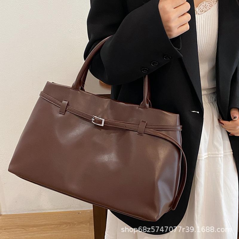 2025 Winter New Korean Version Trendy Large-capacity Hand-held Fashion Casual Tote Bag Shoulder Bag Feeling Large Bag Armpit Bag