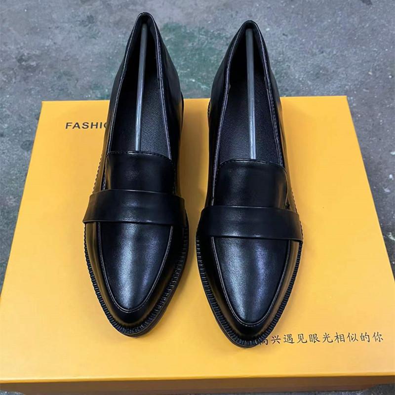 

Модные лоферы 2025 Черный острый носок Ткань Новый британский стиль Толстый каблук Внутреннее увеличение Платформа Кожаная обувь Рабочая женская обувь 32