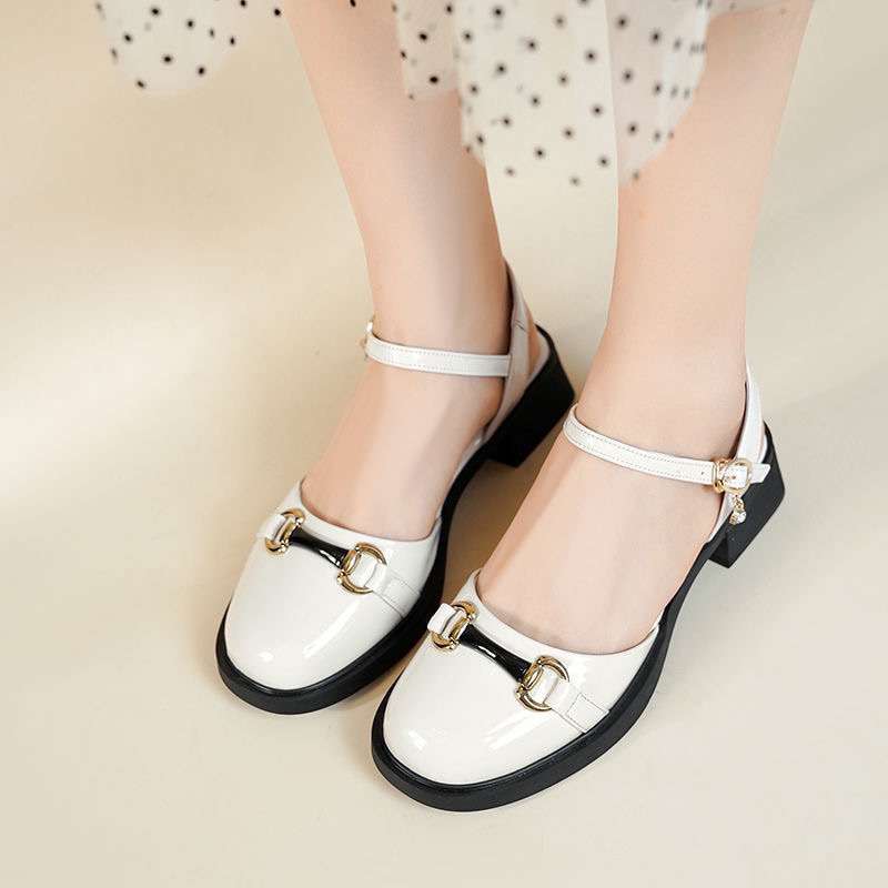 2025 new summer bag head sandals women's thick heel medium heel patent leather women's shoes summer single shoes soft sole hollow shoes